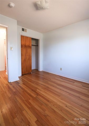 1521 19th Street SW, Hickory, NC 28602