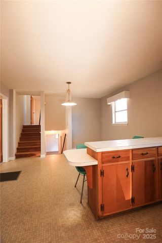 1521 19th Street SW, Hickory, NC 28602