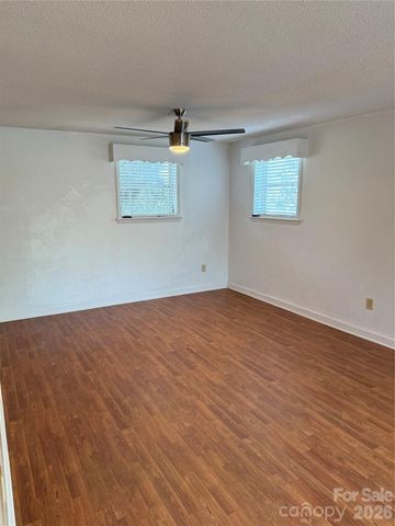 1521 19th Street SW, Hickory, NC 28602
