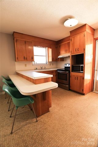 1521 19th Street SW, Hickory, NC 28602