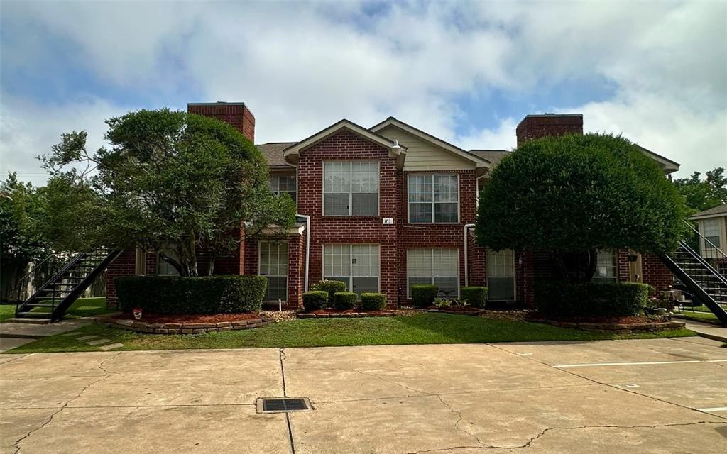 7120 Cole Creek Drive, Houston, TX 77092