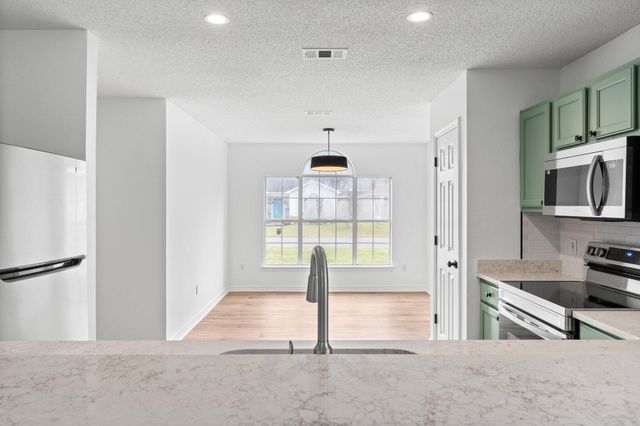 991 John Wayne Circle, Fort Walton Beach, FL 32547