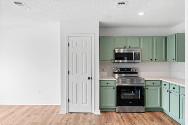 991 John Wayne Circle, Fort Walton Beach, FL 32547