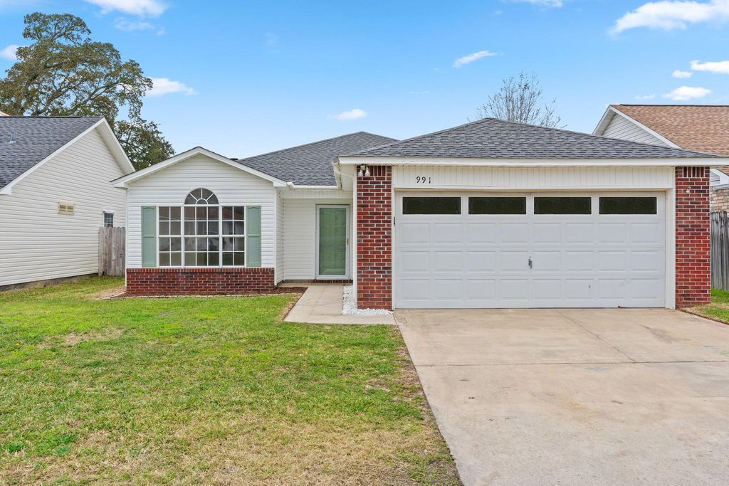991 John Wayne Circle, Fort Walton Beach, FL 32547