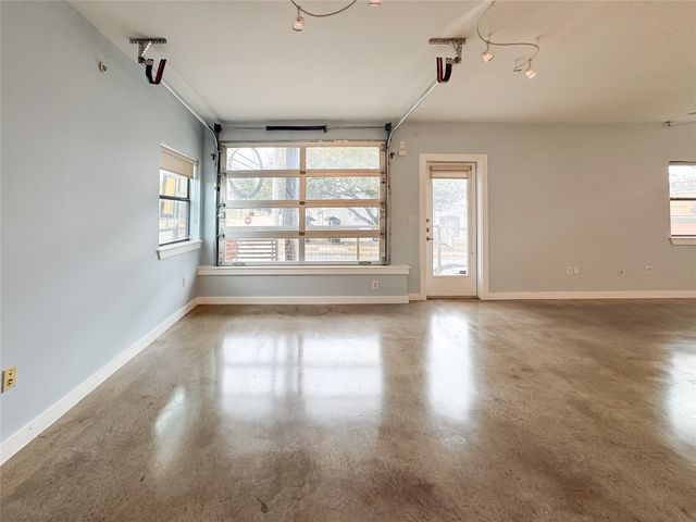 1111 S Akard Street 214, Dallas, TX 75215