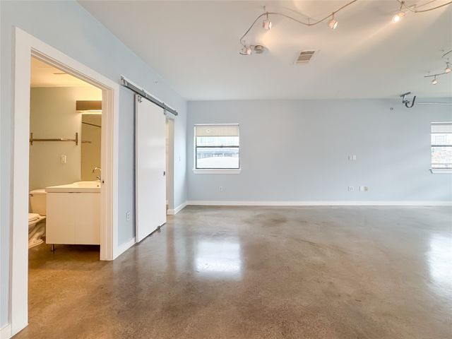 1111 S Akard Street 214, Dallas, TX 75215