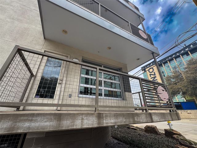 1111 S Akard Street 214, Dallas, TX 75215