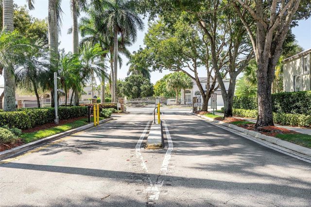 15883 NW 11th Street, Pembroke Pines, FL 33028