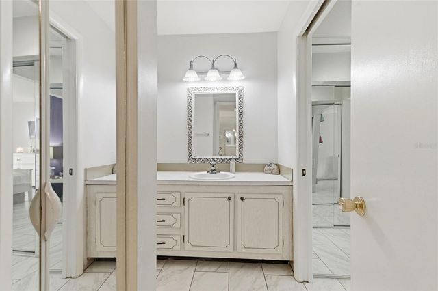 4595 CHANCELLOR STREET NE 227, St Petersburg, FL 33703