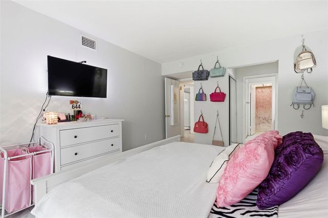 4595 CHANCELLOR STREET NE 227, St Petersburg, FL 33703