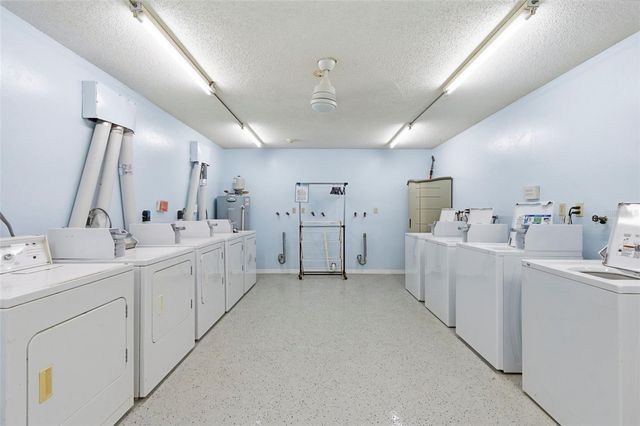 4595 CHANCELLOR STREET NE 227, St Petersburg, FL 33703