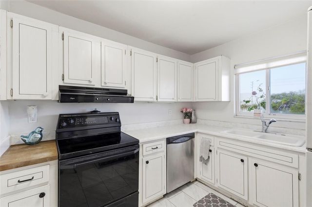 4595 CHANCELLOR STREET NE 227, St Petersburg, FL 33703