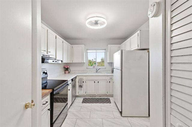 4595 CHANCELLOR STREET NE 227, St Petersburg, FL 33703