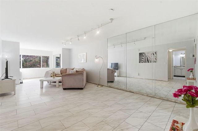 4595 CHANCELLOR STREET NE 227, St Petersburg, FL 33703