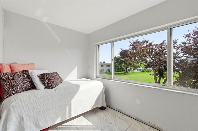 4595 CHANCELLOR STREET NE 227, St Petersburg, FL 33703