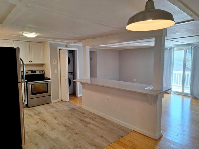 2 Filias Cir B, Manchester, MA 01944