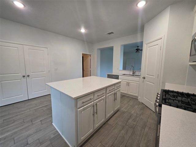 2719 Frazier Street, Dallas, TX 75210