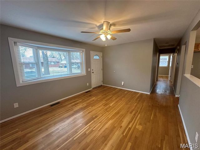 1652 Oliveto Lane, Hazelwood, MO 63042