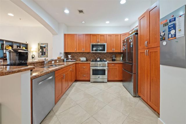 3055 NW 126th Ave 310, Sunrise, FL 33323