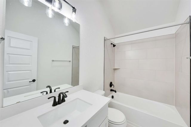 122 Mockingbird Trails Drive, Willis, TX 77318