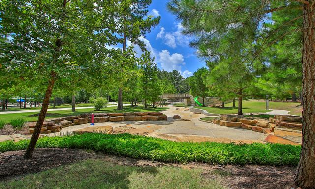 122 Mockingbird Trails Drive, Willis, TX 77318