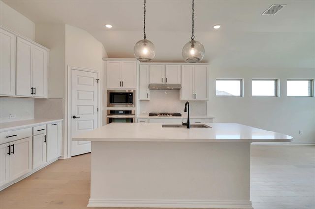 122 Mockingbird Trails Drive, Willis, TX 77318