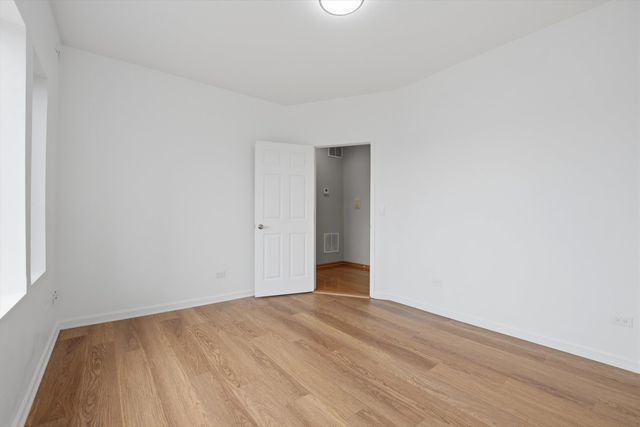 7308 S Ridgeland Street 3N, Chicago, IL 60649