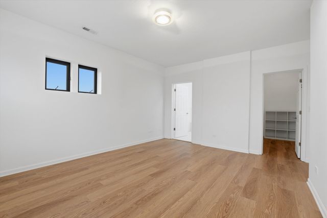 7308 S Ridgeland Street 3N, Chicago, IL 60649