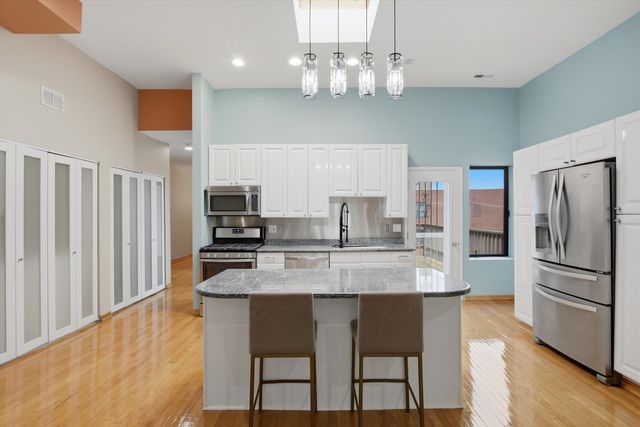 7308 S Ridgeland Street 3N, Chicago, IL 60649