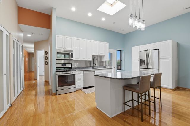 7308 S Ridgeland Street 3N, Chicago, IL 60649