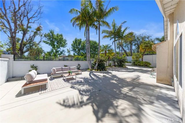 26822 Sommerset, Lake Forest, CA 92630