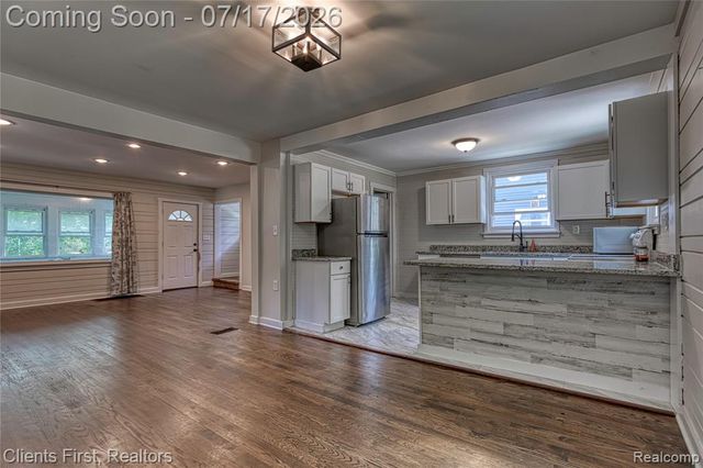 4258 Seeden Street, Waterford, MI 48329
