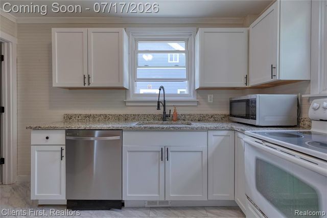 4258 Seeden Street, Waterford, MI 48329