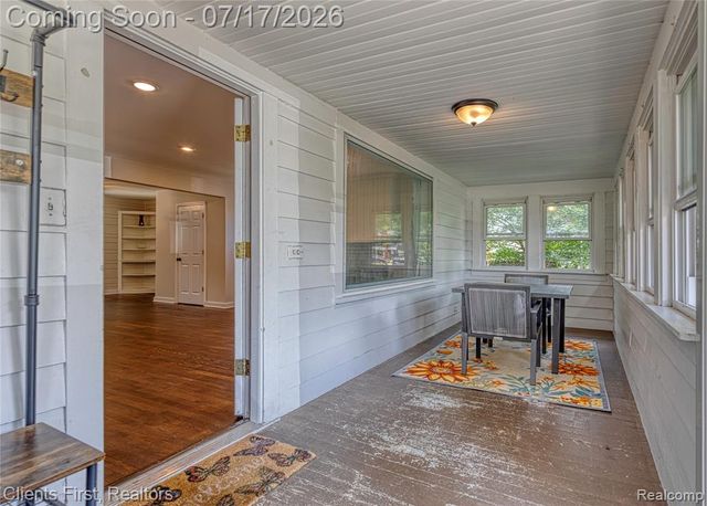 4258 Seeden Street, Waterford, MI 48329