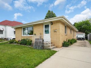 413 Chicago STREET, Racine, WI 53405