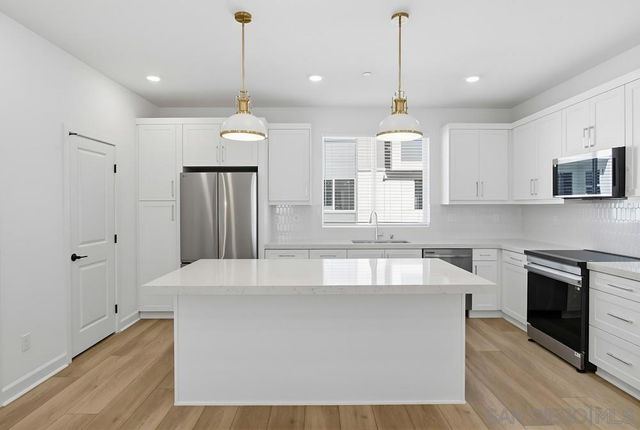 14382 Savannah Court, San Diego, CA 92128