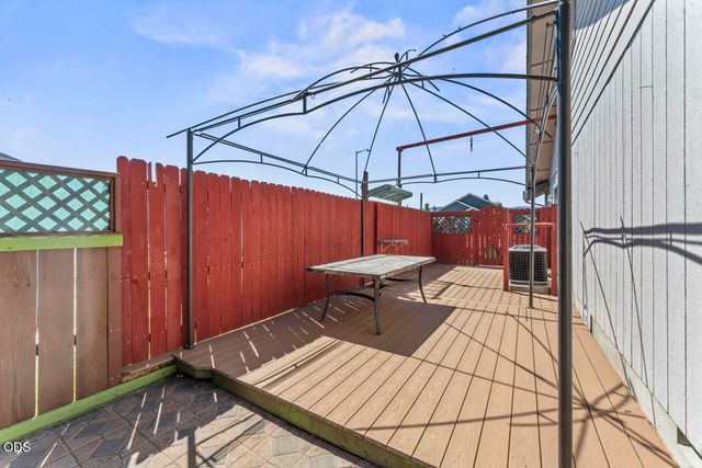 2550 SW Elmer Nelson Lane, Grants Pass, OR 97527