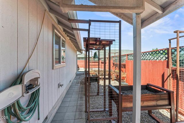 2550 SW Elmer Nelson Lane, Grants Pass, OR 97527