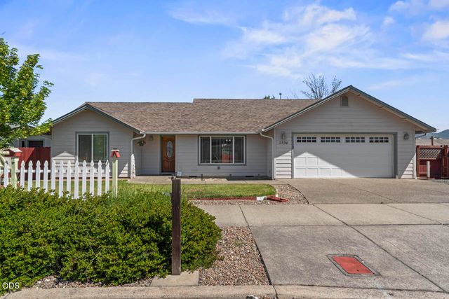 2550 SW Elmer Nelson Lane, Grants Pass, OR 97527