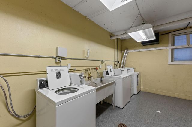 2881 Irving Avenue S 201, Minneapolis, MN 55408