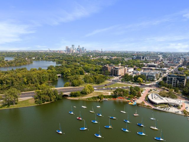 2881 Irving Avenue S 201, Minneapolis, MN 55408