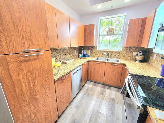 2317 Vintage Drive, Lighthouse Point, FL 33064