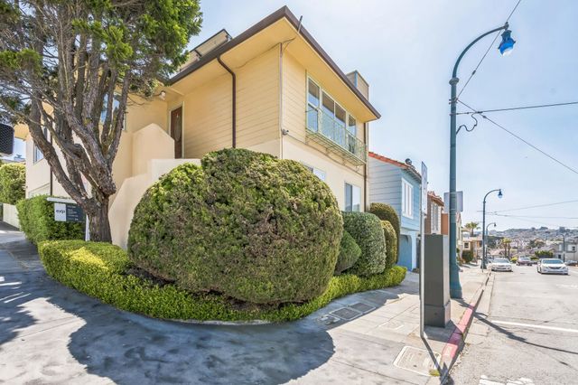 2 Westgate Dr, San Francisco, CA 94127