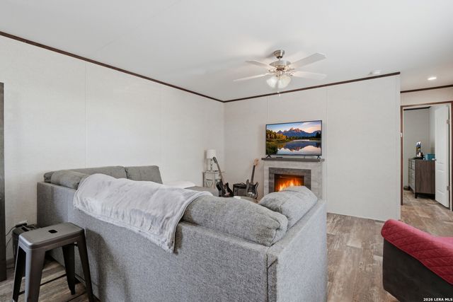 3089 RAKOWITZ RD, Adkins, TX 78101