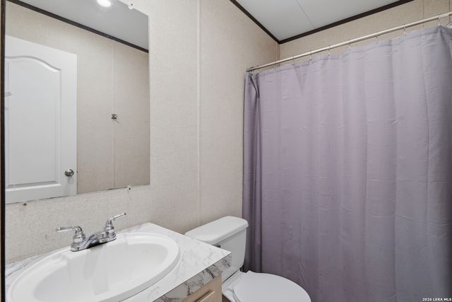 3089 RAKOWITZ RD, Adkins, TX 78101