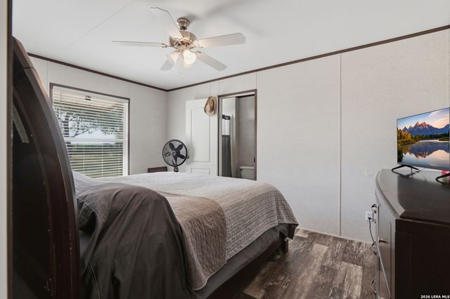 3089 RAKOWITZ RD, Adkins, TX 78101
