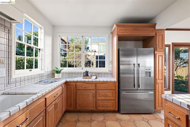 141 141 Saint Albans Rd, Kensington, CA 94708