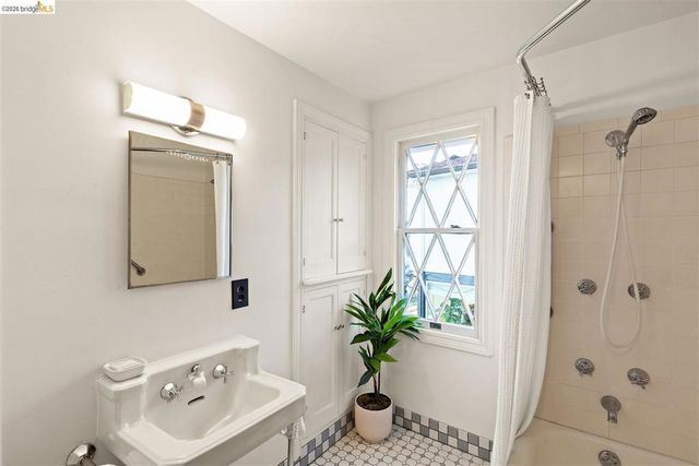 141 141 Saint Albans Rd, Kensington, CA 94708