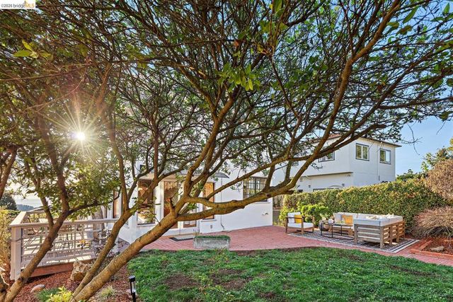 141 141 Saint Albans Rd, Kensington, CA 94708