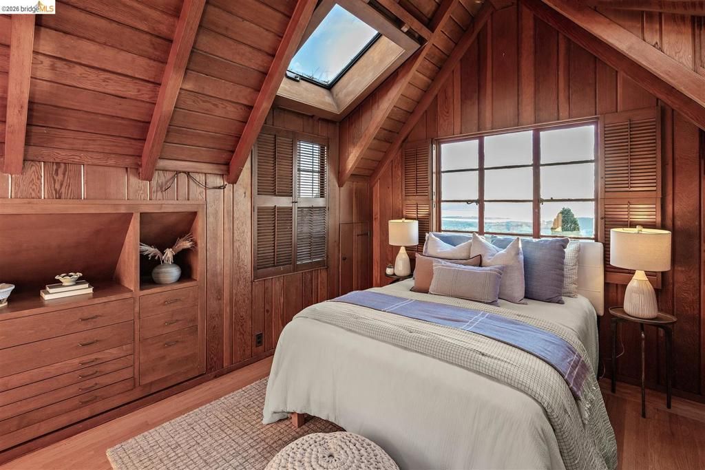 Image 29 of property listing at 141 141 Saint Albans Rd, Kensington, CA 94708